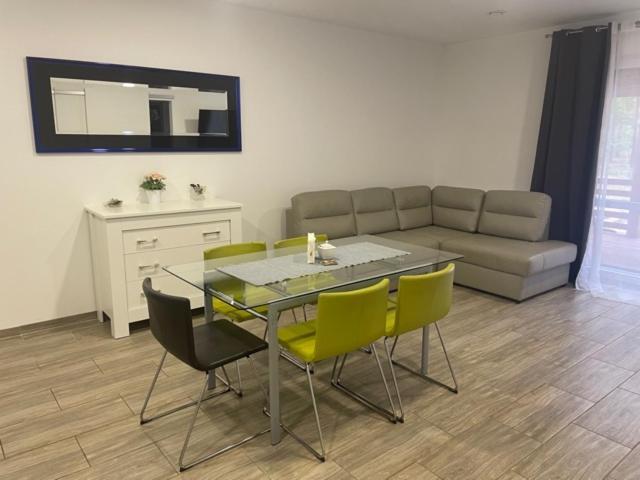 Yacht Club Apartamenty Radzyń Екстериор снимка